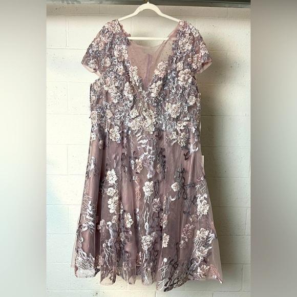 Mac Duggal 20315 Embroidered Cap Sleeve A Line - Picture 2 of 10